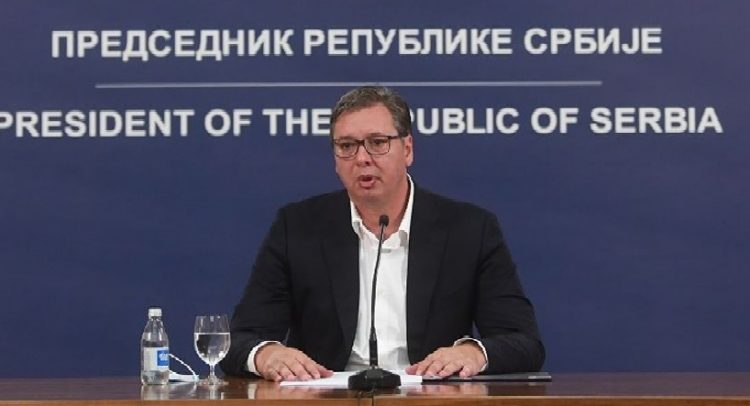 Aleksandar Vučić: Patrijarhu se bore za život!
