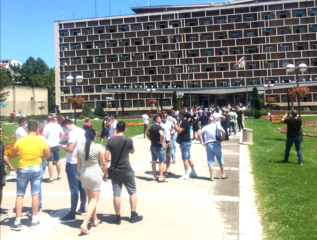 Protest ugostitelja sutra u 12 č-ispred Skupštine grada Kragujevca!