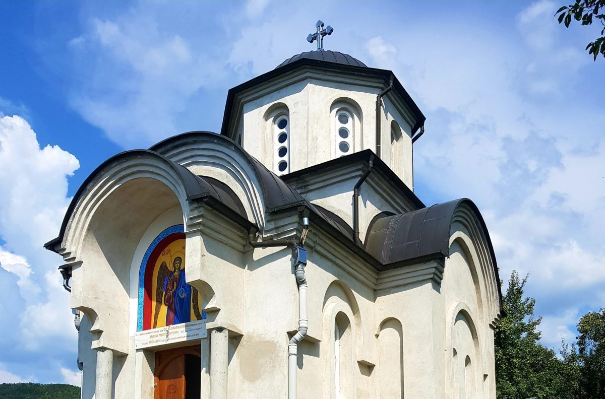 Bruka srpske crkve- hram deset godina čeka na osveštenje!