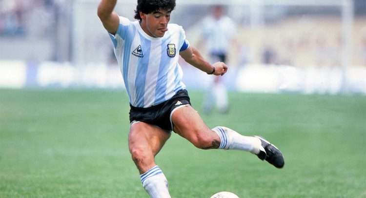 Zbogom majstore! Preminuo Maradona!