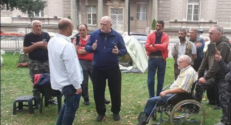 napeto: „GVOZDENI PUK“ dolazi kod Palme zbog napada na veterana!