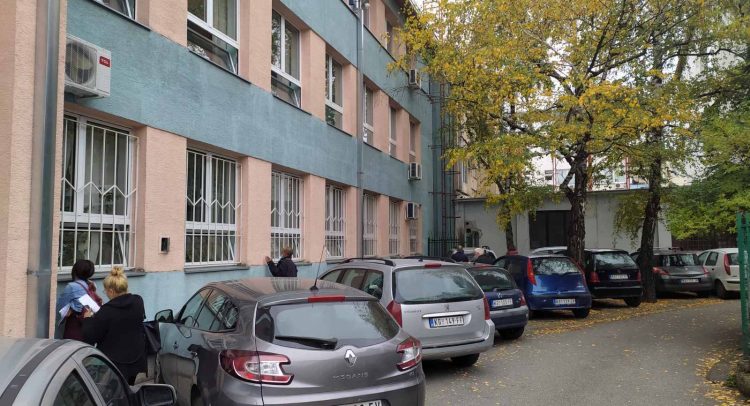 Skandal: direktor socijalnog u Kragujevcu veliča sam sebe u pismu političarima!?