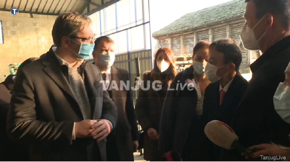 Predsednik Aleksandar Vučić danas priča sa JTI i obilazi seljake u Sremu (uživo)