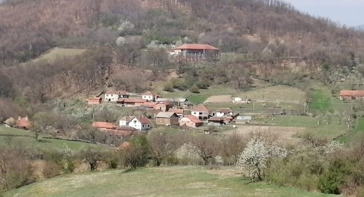U Ljuljacima kod Knića požar- poginula jedna osoba, javlja Blic