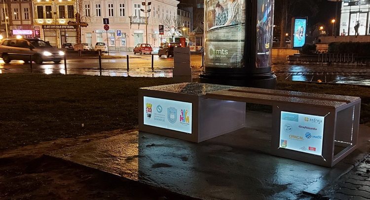 Postavljene solarne klupice u Kragujevcu