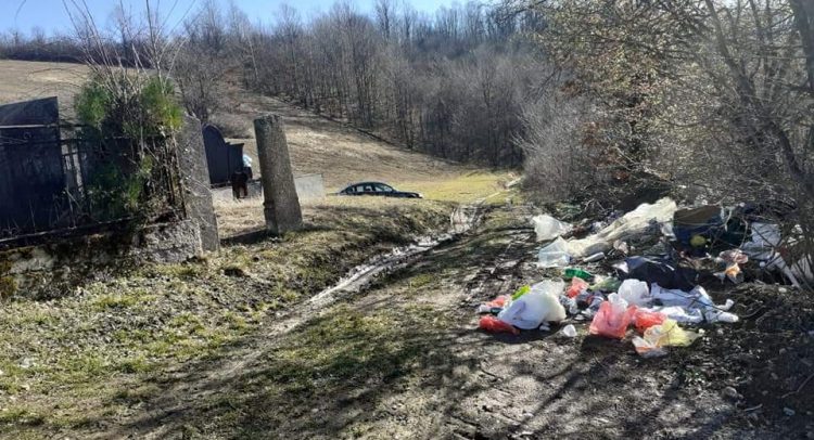 da se prekrstiš: deponija na seoskom groblju u Bosuti kod Aranđelovca!