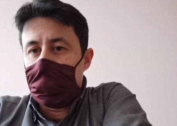 Ovo je bahati funkcioner iz Kragujevca-koji parkira privatni džip gde je srušena garaža sugrađanke!