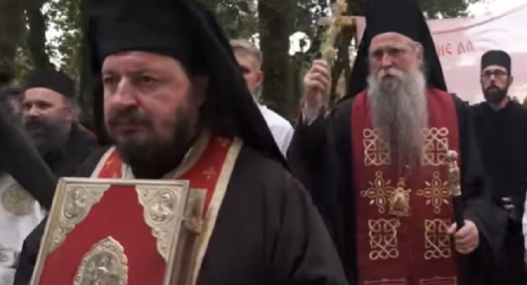 Vladika Joanikije i drugi episkopi traže da se zasedanje Sabora održi u Patriajršiji!