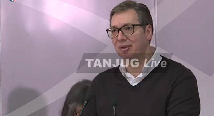 Predsednik Srbije Aleksandar Vučić dočekao „oksfordske vakcine“!