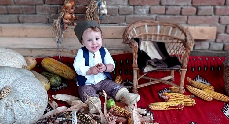 FOTO DANA: Ja sam dečko čuj me mala…