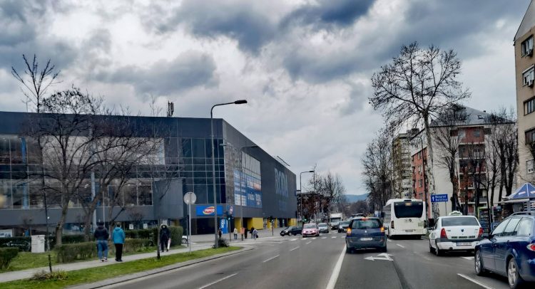 oblačno, slaba kiša, do 7 stepeni!