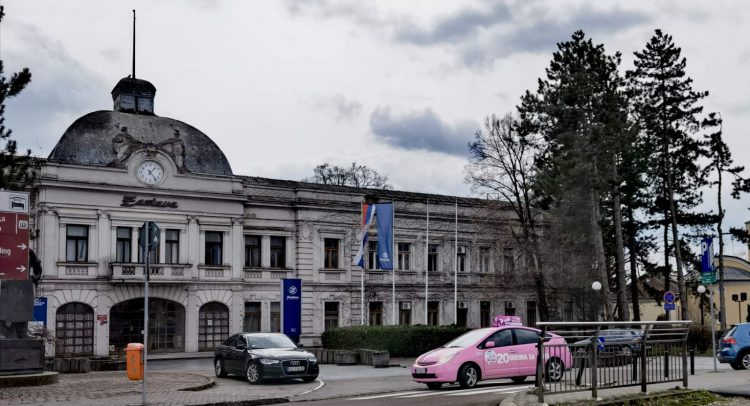 „Čudno je da država ne brani svoju imovinu“- kaže Sindikat oružara posle Skupštine „Zastava oružja“!