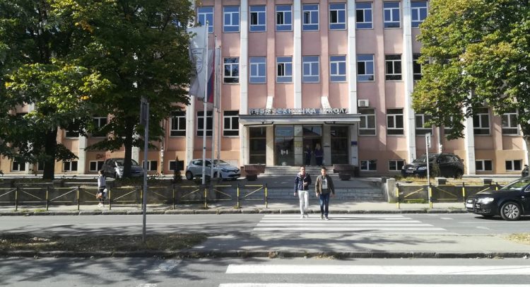 U Kragujevcu i Topoli od ponedeljka kombinovana nastava za 7. i 8. razred