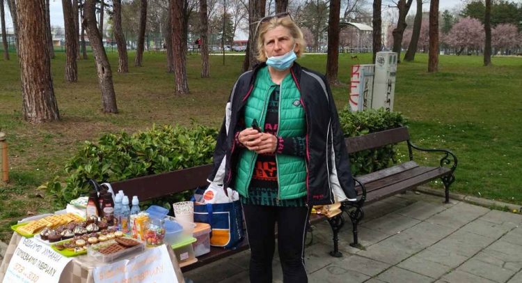 Kragujevčanka mesi kolače, prodaje u Parku- i prihod donira za lečenje malog Gavrila!
