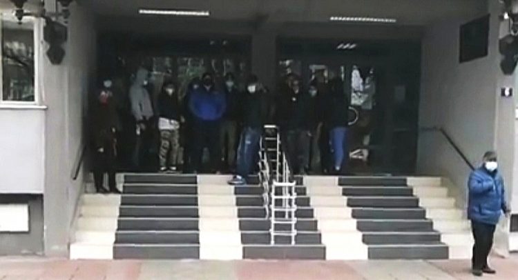 DRAMA u Jagodini: TIGROVI brane Palmu -od žena!