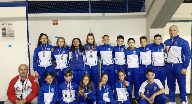 ŠEST MEDALJA ZA MLADE KARATISTE IZ KRAGUJEVCA!