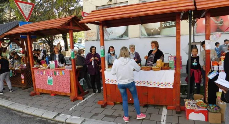 Više nego uspešna humanitarna akcija u Topoli. Dođite i sutra! 973 na 3030