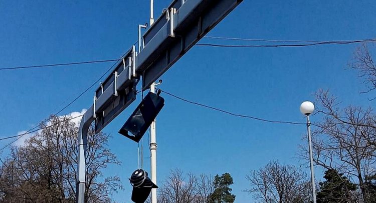 Kragujevac: otkinuo semafor kod Velikog parka i „otišao“…
