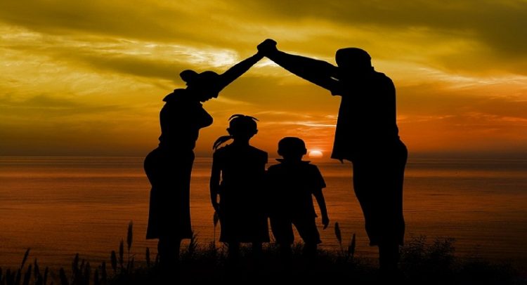 Krah socijalne politike Srbije (2): subvencije porodicama, a ne hraniteljima!