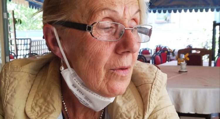 Drama: posle 65 godina Kragujevčanka ostala na ulici! Ne zna kako i ko je kupio kuću gde je živela!