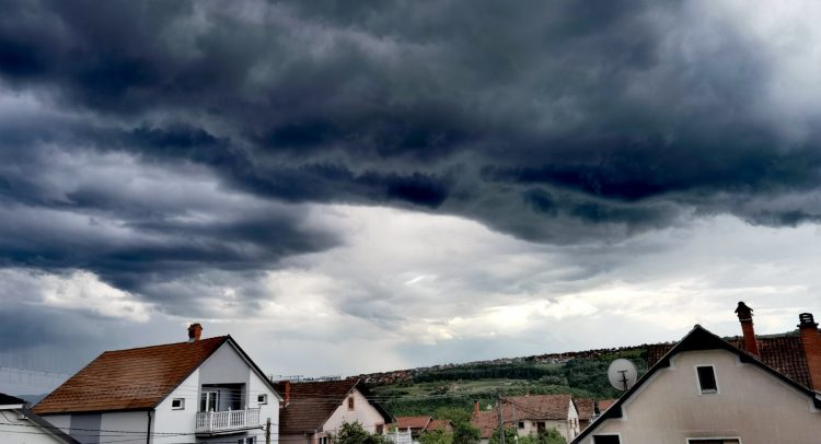 Nastavlja se nestabilno vreme, pljuskovi i grmljavina.. Danas u Kragujevcu i Šumadiji do 19 stepeni!