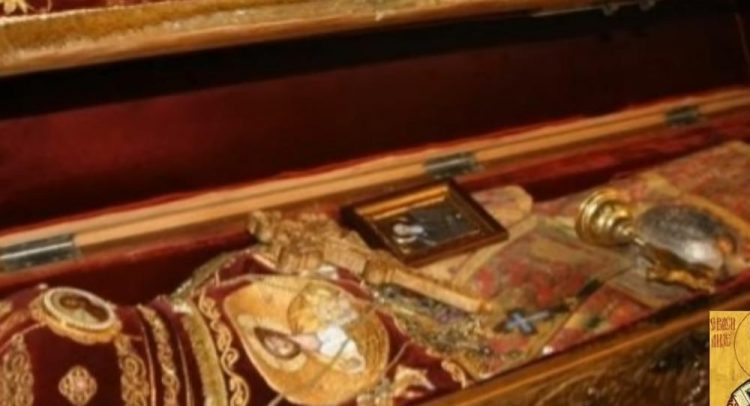 Primeri isceljenja Vasilija Ostroškog-sveca koji noću hoda!