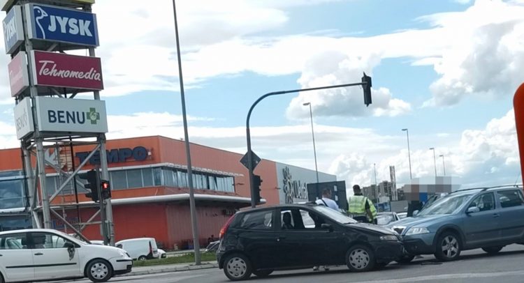 manji udes kod Delta parka u Kragujevcu- velika gužva!