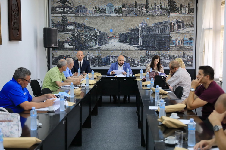 potvrđeno pisanje UCENTAR: Nove uprave u Kragujevcu 29. juna!