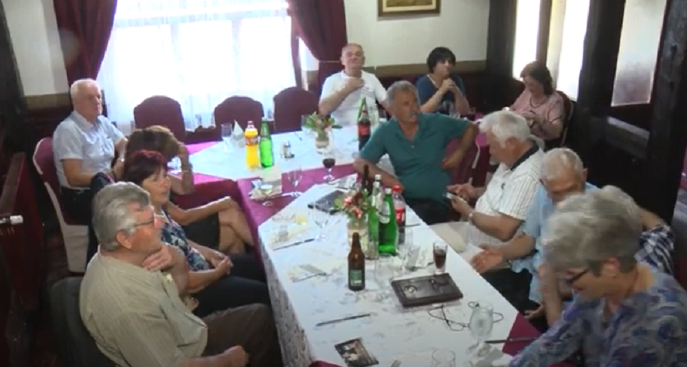 da su živi i zdravi: Kragujevčani proslavili 52-godišnjicu MATURE!