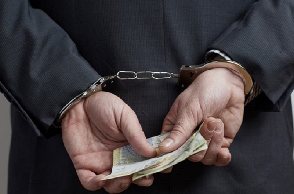 Uhapšen bankar u Kragujevcu- proneverio 300 hiljada evra!