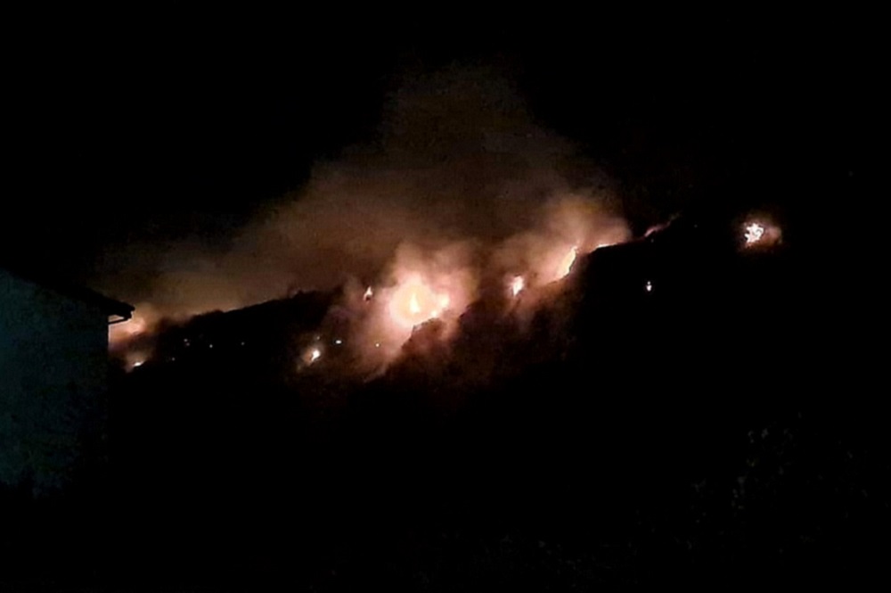 I noćas gorela deponija u Topoli, opština kaže požar lokalizovan (VIDEO)