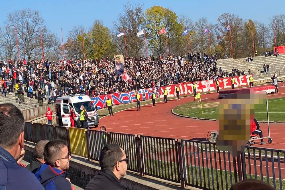 Zvezda vodi 1:0, mirno na stadionu pogledajte KORTEO delija kroz Kragujevac (VIDEO)