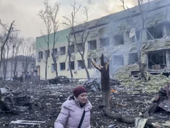 Rat u Ukrajini: Civili beže iz gradova, Rusi jurišaju na Marijupolj