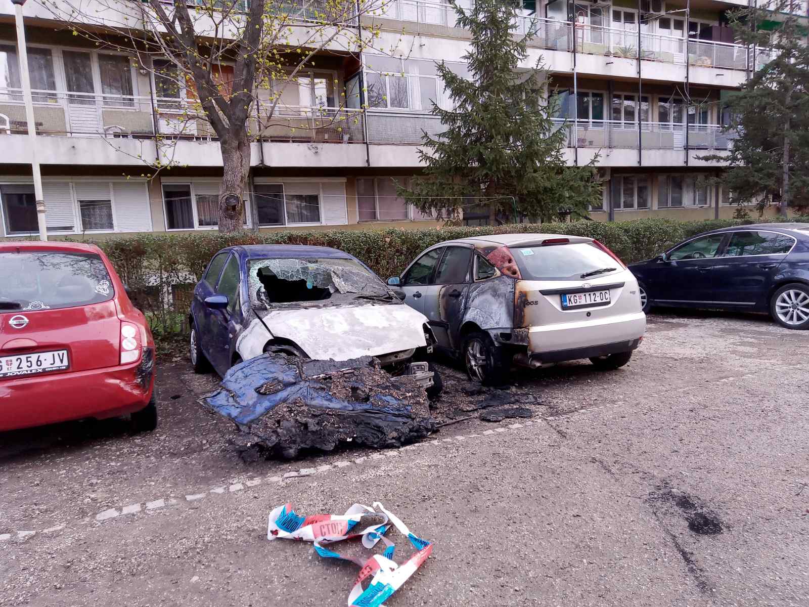 Paljevina u Erdogliji: Izgoreo automobil, još dva oštećena!