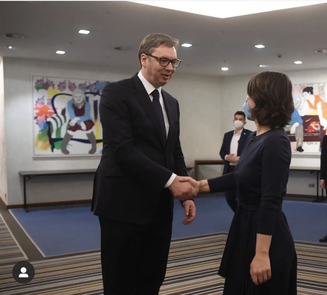 VUČIĆ će za sto sa svim strankama