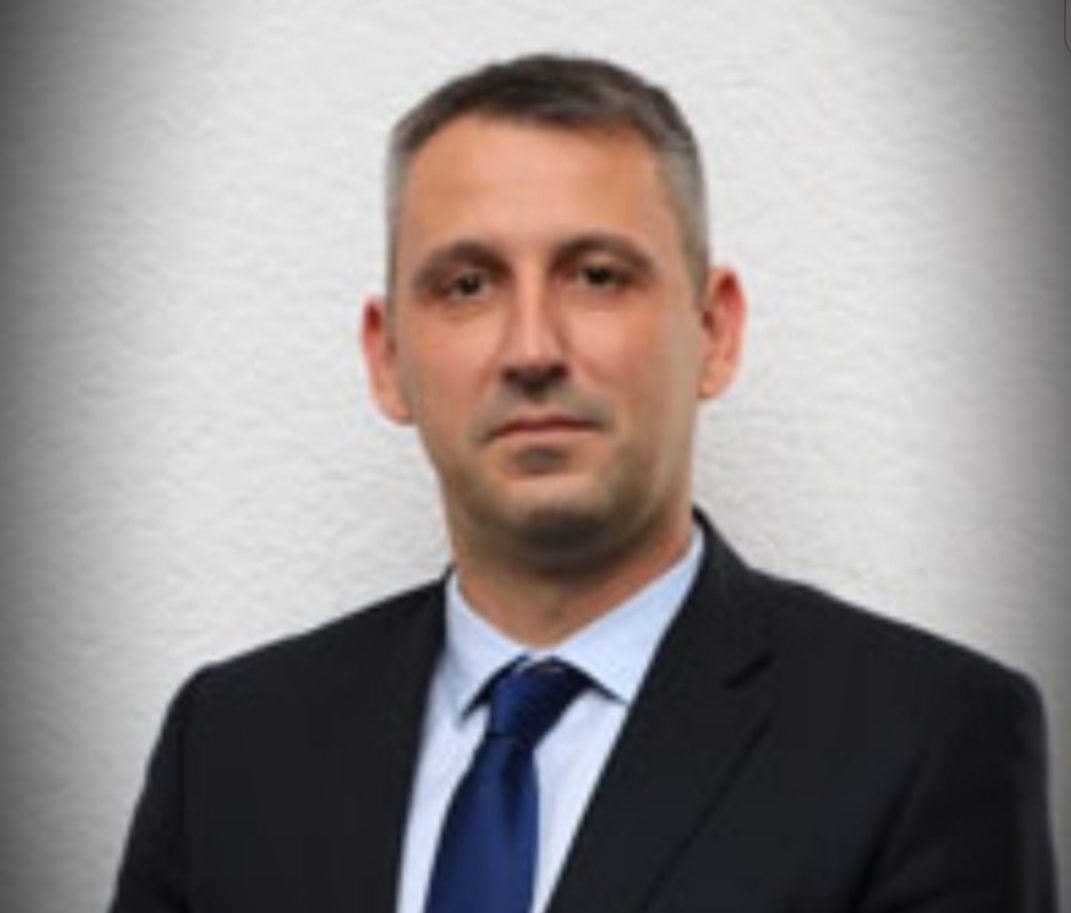 MAKSO laku noć: Najpoznatiji kragujevački SLOVAK podneo ostavku. Komunalni sektor MOŽDA prodiše.