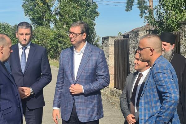 VUČIĆ U TOPOLI: Za Topolu planiramo važne stvari!