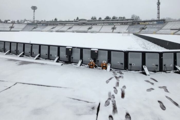 Zbog snega ODLOŽEN meč između Partizana i Radničkog! Evo kada će fudbaleri na teren (FOTO)