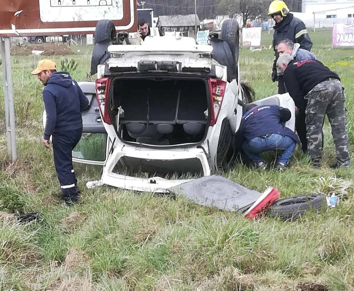 UDES u Kragujevcu. USPOREN SAOBRAĆAJ. AUTO se prevrnuo na KROV: OČEVICI u ŠOKU