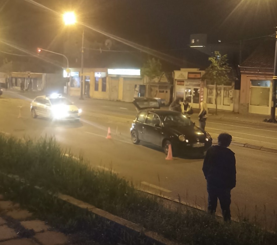 Sudar dva automobila, gužva na Maloj vagi