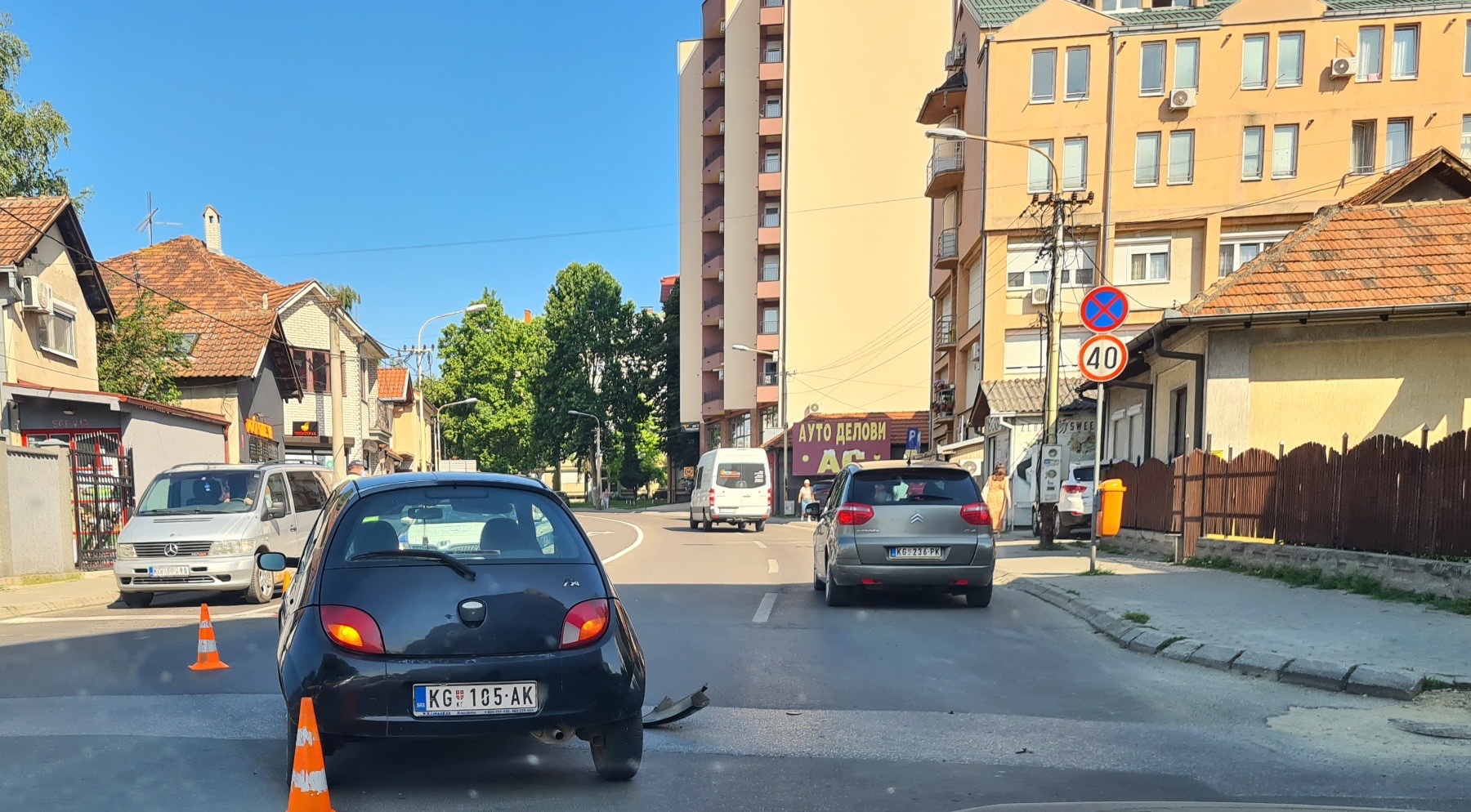 Saobraćajna nezgoda na uglu Zmaj Jovine i Gušićeve u Kragujevcu