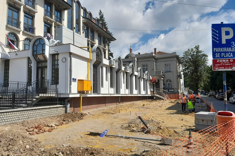 Počeli radovi na rekonstrukciji Trga omladine