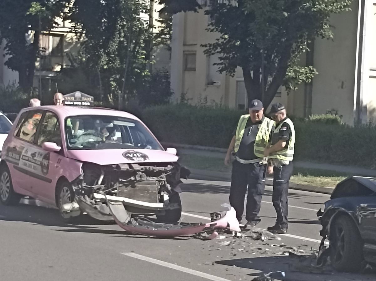 (FOTO) Težak UDES kod Rode, saobraćaj u kolapsu