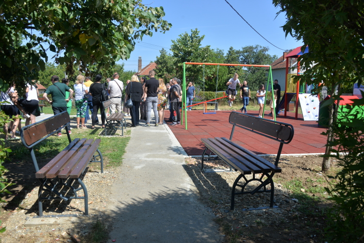 Najmlađi sugrađani MZ Beloševac dobili novo igralište