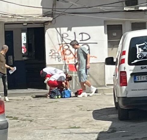 Žena pala sa terase,sa povredama prevezena u UKC Kragujevac