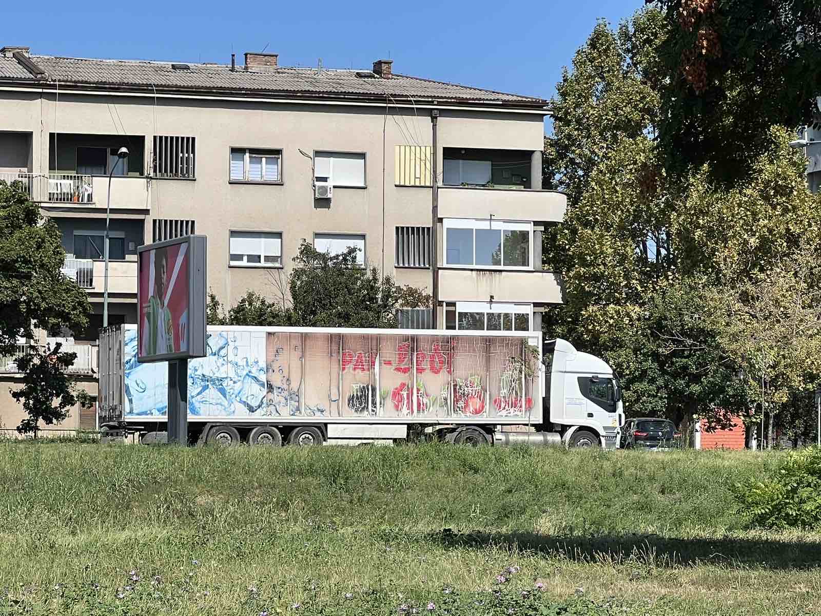 UDES u Lepeničkom bulevaru:Sudar kamiona i auta