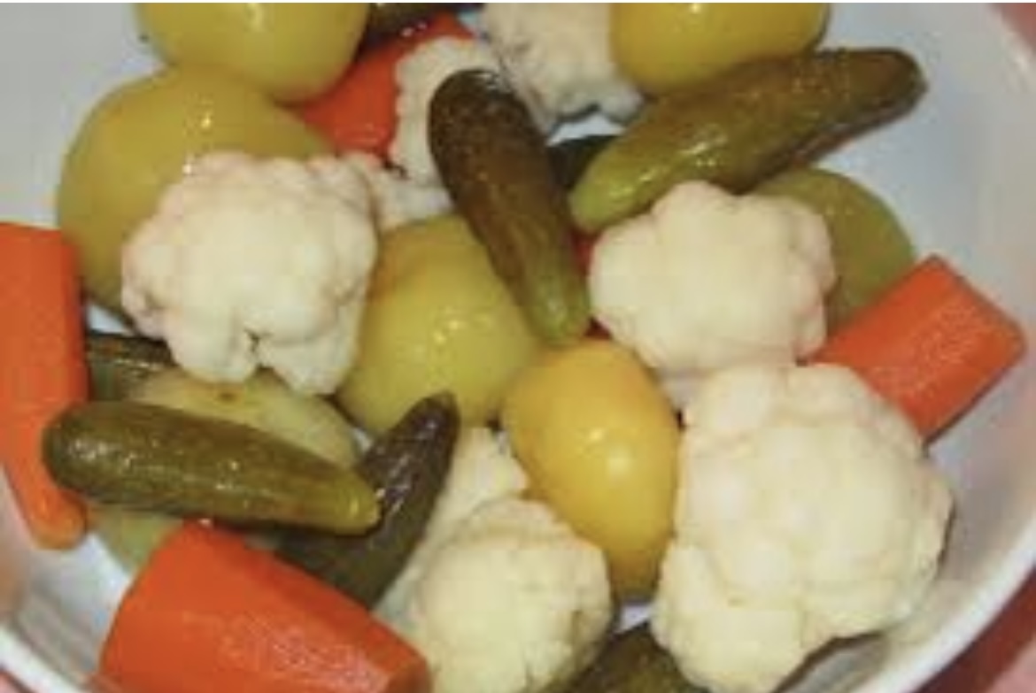 SRBI NE MOGU BEZ TURŠIJE, TO JE NAŠA TRADICIJA: Mnogi se kunu da je ovo najukusnija zimnica iz bureta, a evo kako se pravi! RECEPT