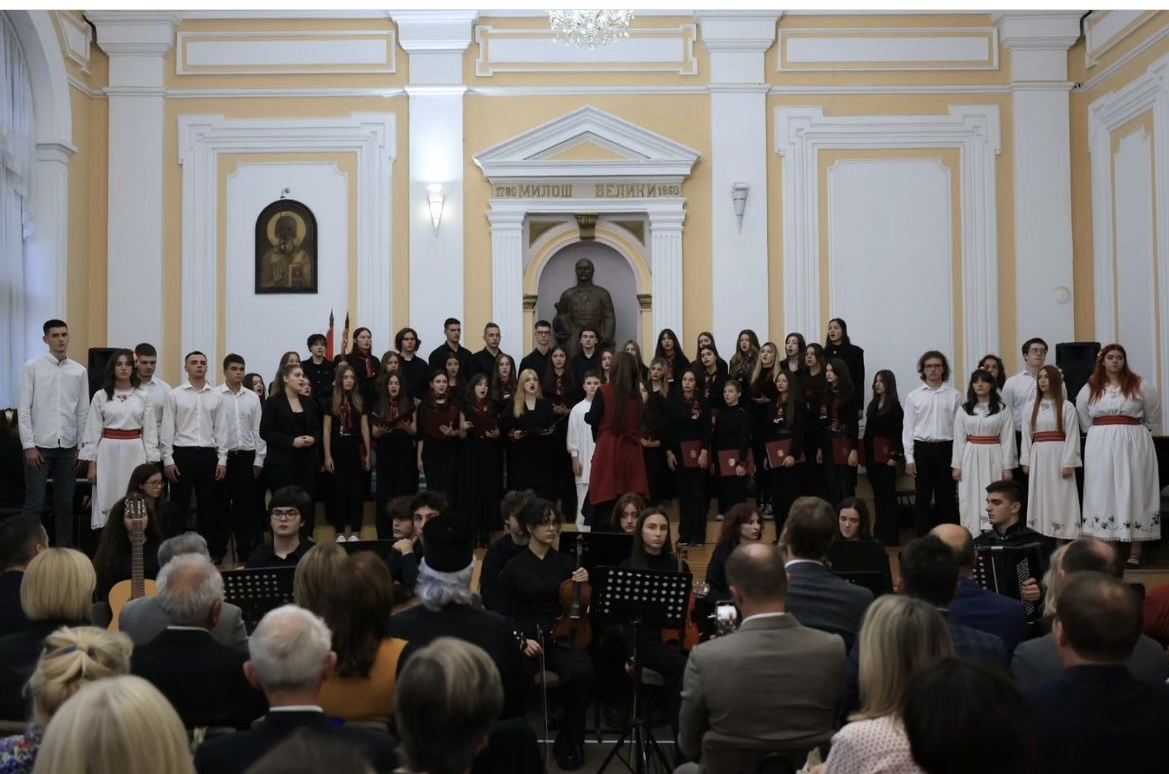 Kompozicijom „Ne dam“ učenici Prve kragujevačke gimnazije poslali snažnu poruku