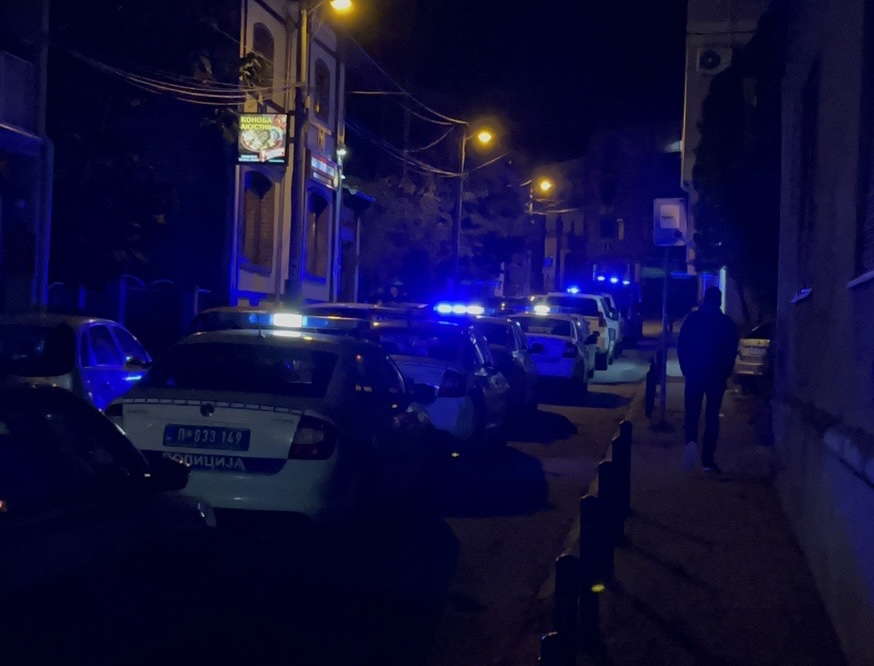 (VIDEO)BLOKIRAN CENTAR KRAGUJEVCA  JAKE POLICIJSKE SNAGE NA TERENU