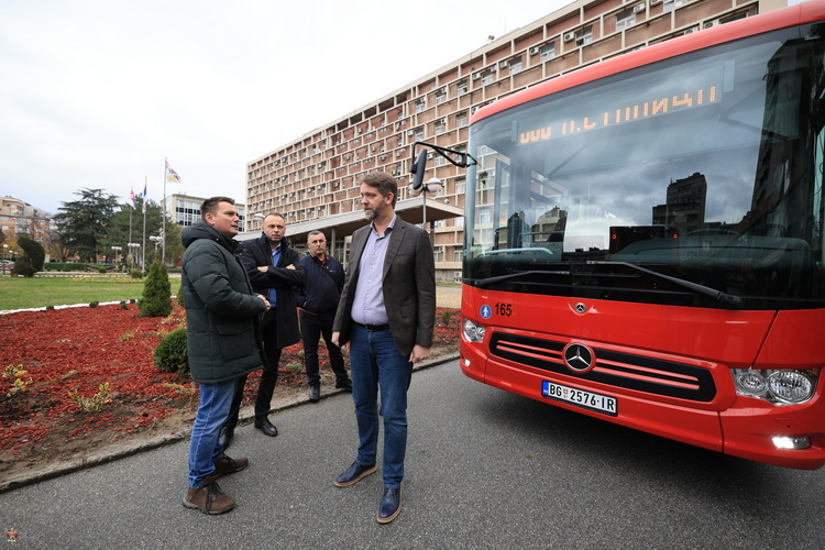 Za prevoz putnika u Kragujevcu od 1. decembra novi autobusi